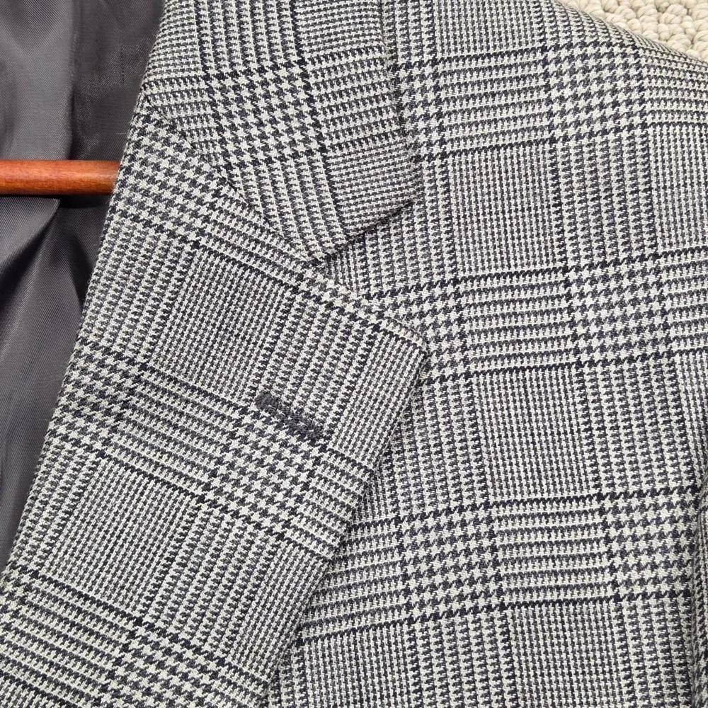 Jos A Bank Mens 46R Blazer Silk Wool Blend‎ Glen Plaid Gray Sport Coat 2 Button